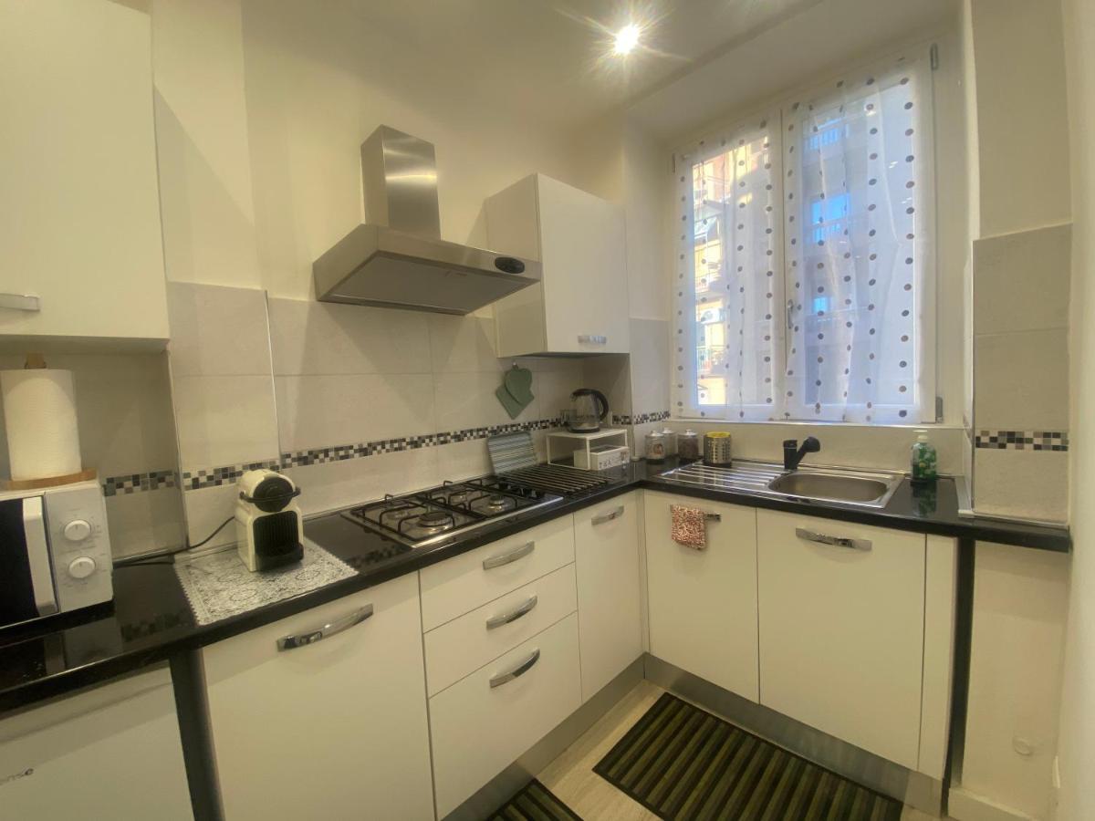 Close To The Coloseum, 2 Minutes Walk From Metro A * Roma